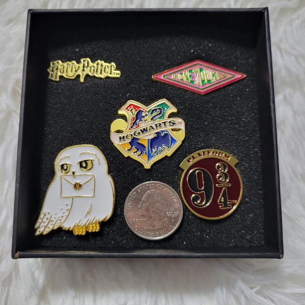 Harry Potter Pin Set - Picture 6 of 8